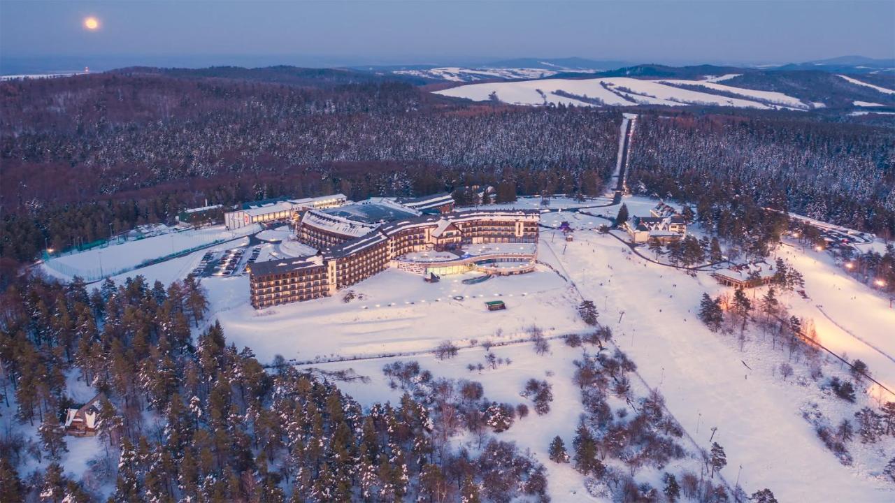 Hotel Arłamów Εξωτερικό φωτογραφία