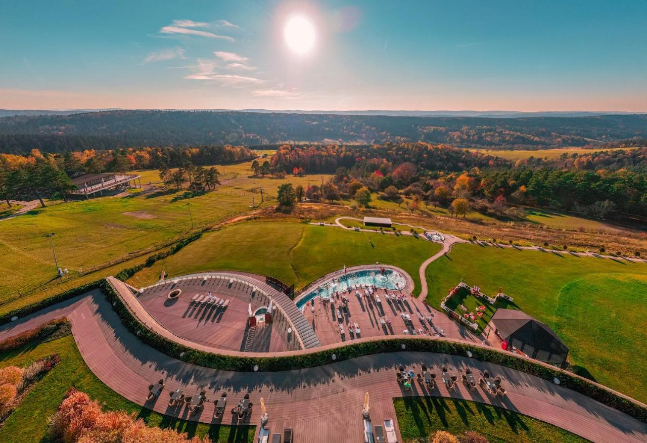 Hotel Arłamów Εξωτερικό φωτογραφία